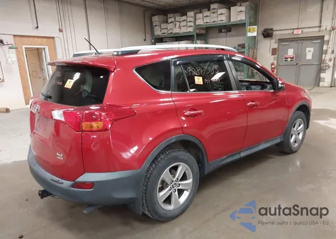 2015 Toyota Rav4 Xle z USA, uszkodzony, nr VIN 2T3RFREV9FW323000